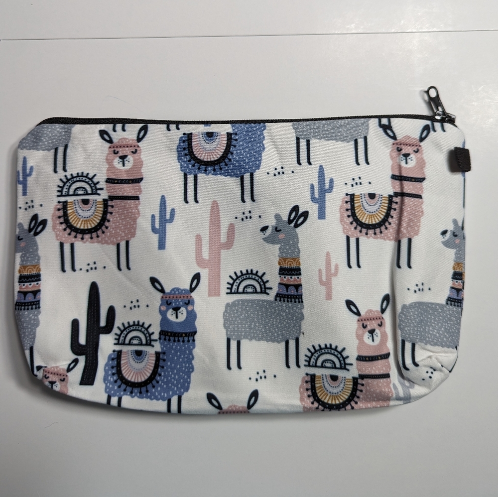 Cosmetic bag llama design